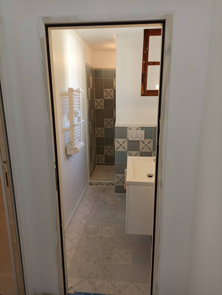 Exemple de rénovation d'une salle de bain à Biscarosse par STYLEA